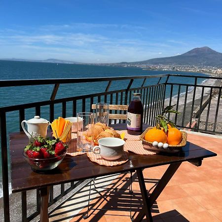 Vip Sul Mare Bed & Breakfast Castellammare di Stabia Exterior photo