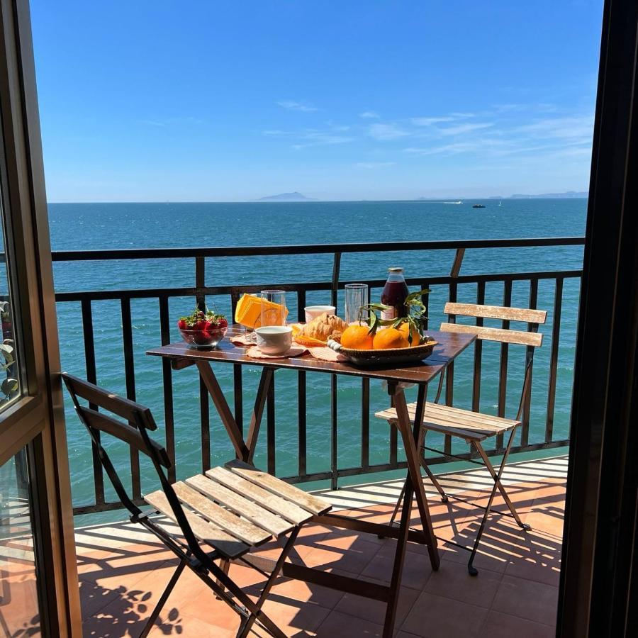 Vip Sul Mare Bed & Breakfast Castellammare di Stabia Exterior photo