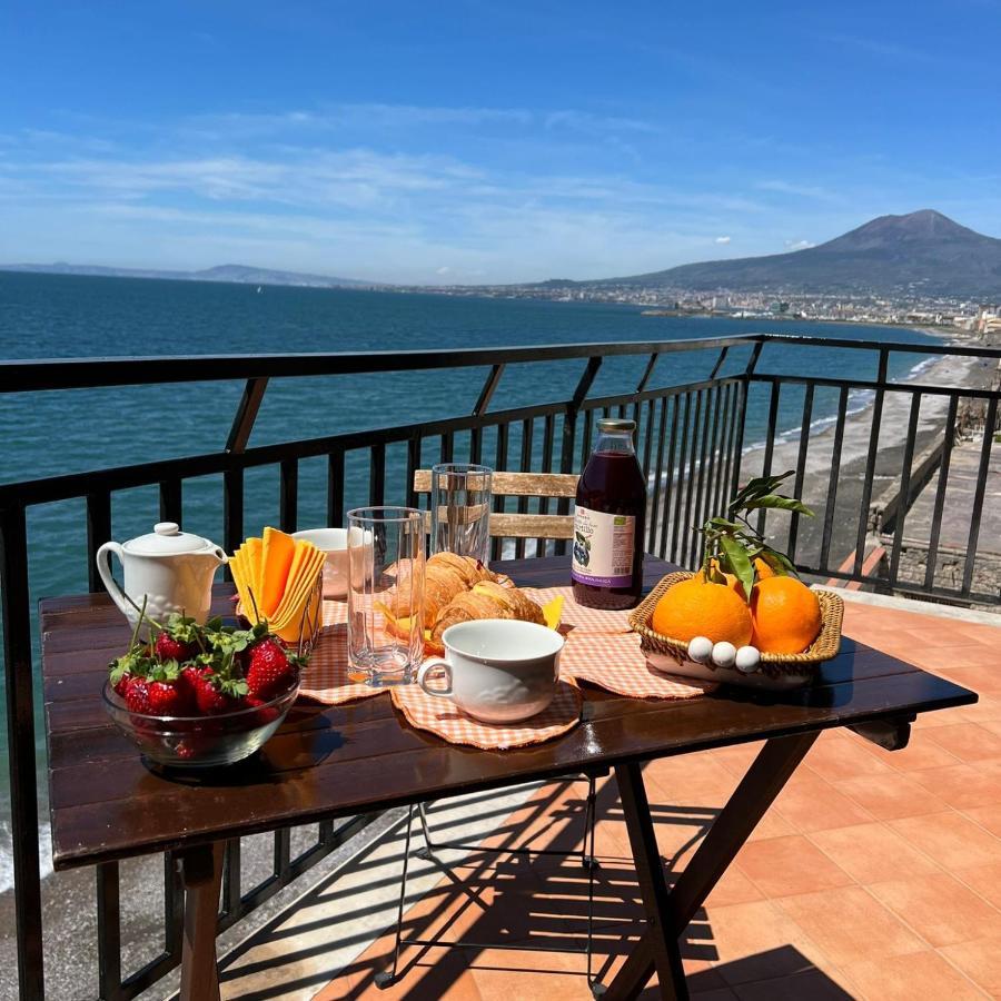 Vip Sul Mare Bed & Breakfast Castellammare di Stabia Exterior photo