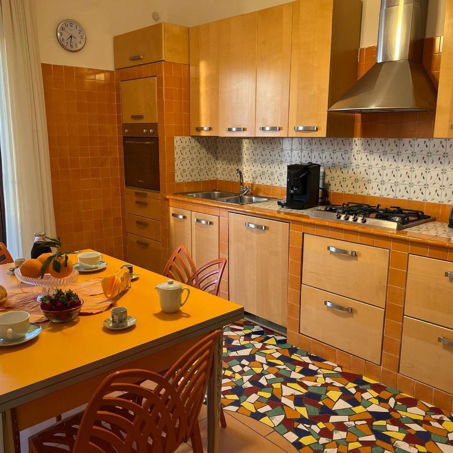 Vip Sul Mare Bed & Breakfast Castellammare di Stabia Exterior photo